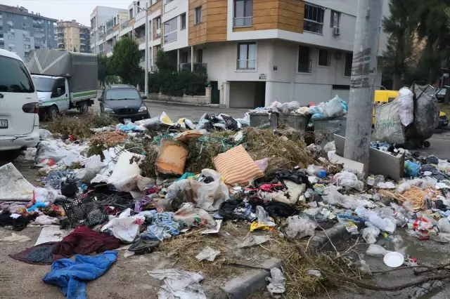 İzmir, which cannot solve the pollution problem in the Gulf, is now facing a garbage crisis