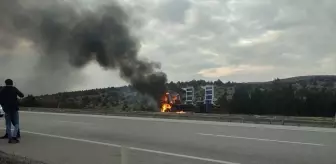 Konya'da Seyir Halindeki Çekici Alev Aldı