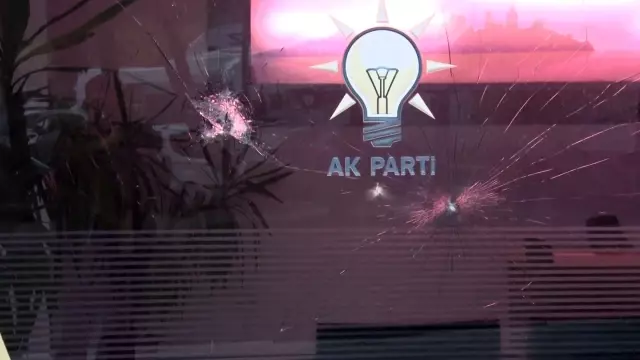 Stone Attack on AK Party Beylikdüzü District Building