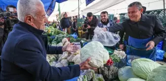 CHP lideri Özel, önlük giyip lahana sattı