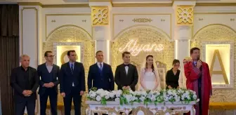 Ahmet Kaya'dan Özel Nikah Töreni