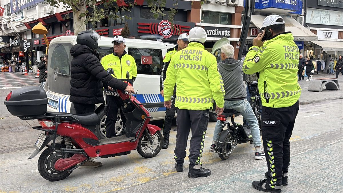 Bolu'da Motosiklet ve Elektrikli Araçlara Yönelik Denetimlerle Yaya Güvenliği Artırıldı