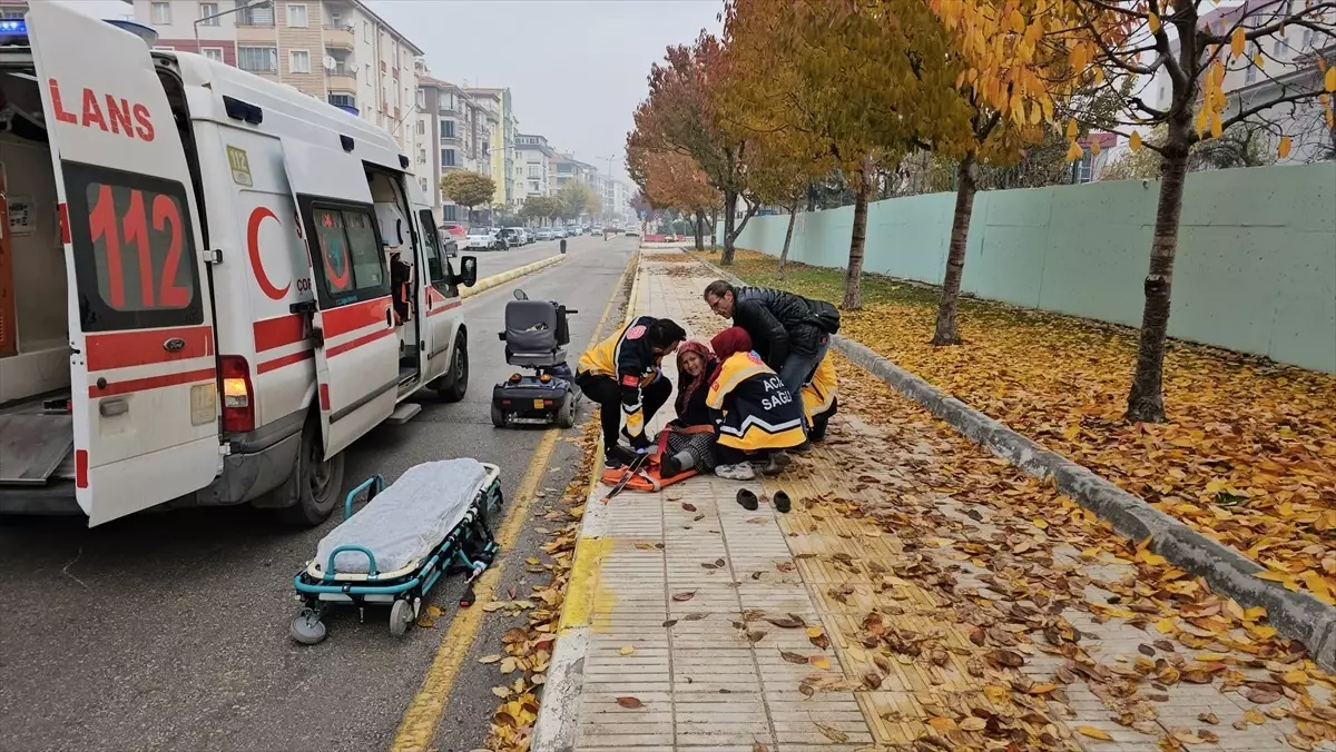 Çorum'da Elektrikli Motosikletten Düşen Kadın Yaralandı