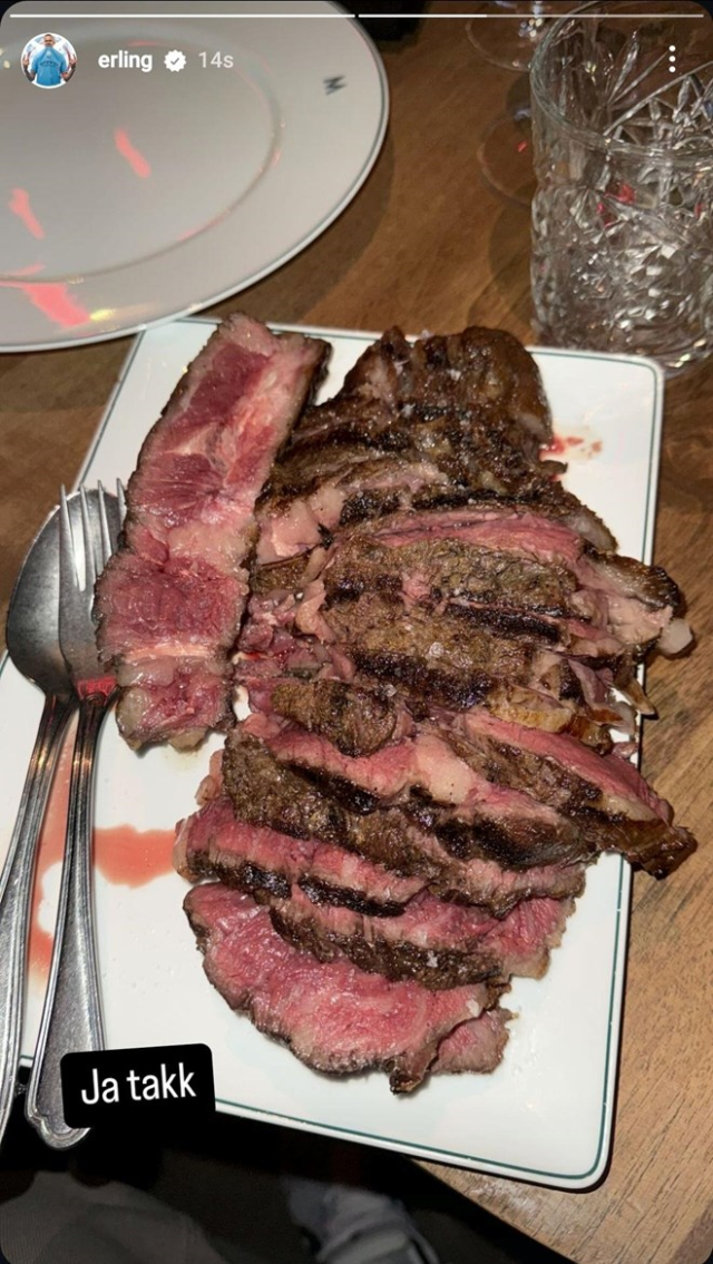 Erling Haaland'ın tek tabaklık akşam yemeği herkesi şaşkına çevirdi Erling Haaland'ın tek tabaklık akşam yemeği herkesi şaşkına çevirdi