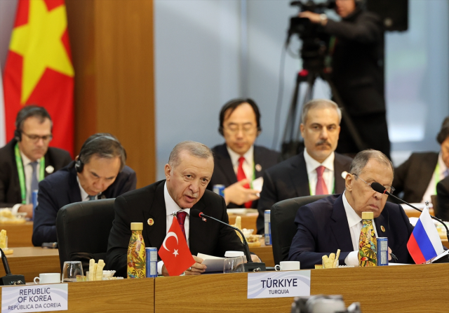 Erdoğan's sincere demeanor during the meeting with Asian leaders at the G20 Summit attracted attention