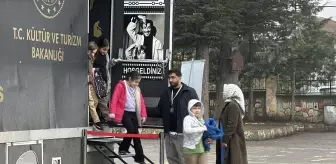 Düzce'de Gezen Sinema Tırı ile Çocuklara Sinema Keyfi