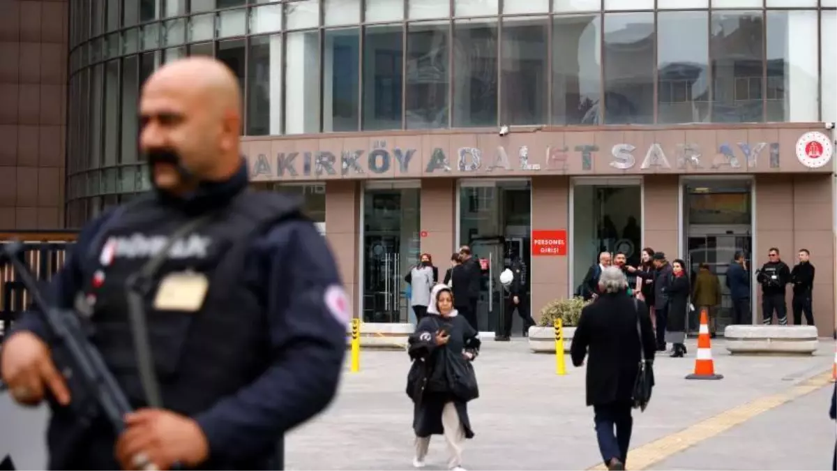 Türkiye'de Yenidoğan Çetesi Davası Devam Ediyor
