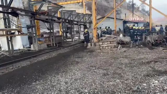 Maden İşçileri Özelleştirmeye Karşı Yer Altında Eylem Başlattı