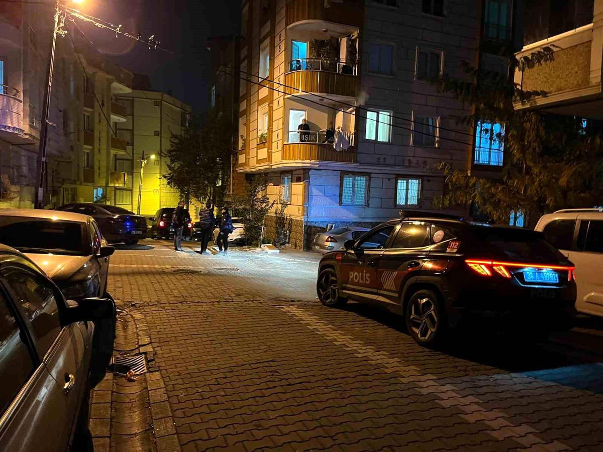 Esenyurt'ta Kardeşini Vuran Adam Kendini Eve Kilitledi