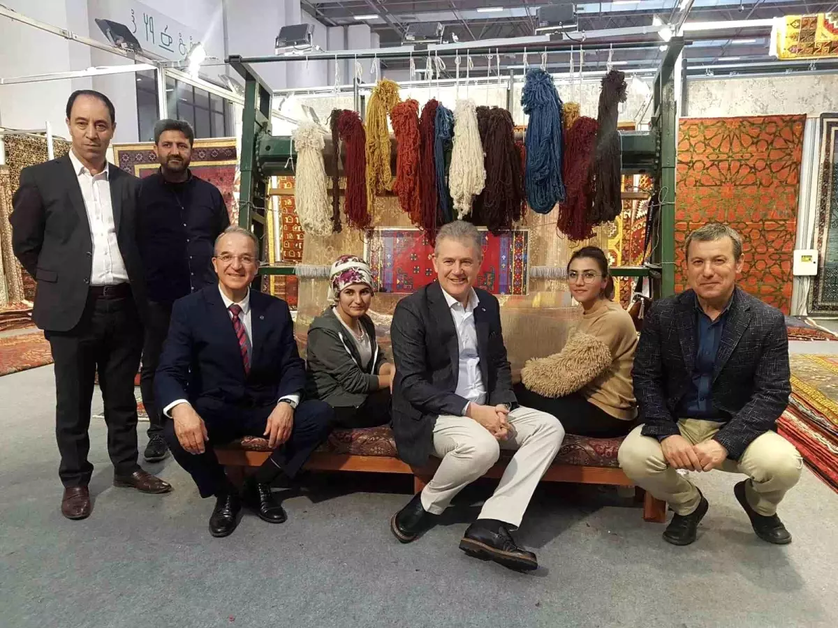 İzmir'de Ata Kültür Mirası El Halıları Sergisi