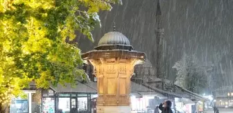 Saraybosna'da Kar Yağışı Kenti Beyaza Bürüdü