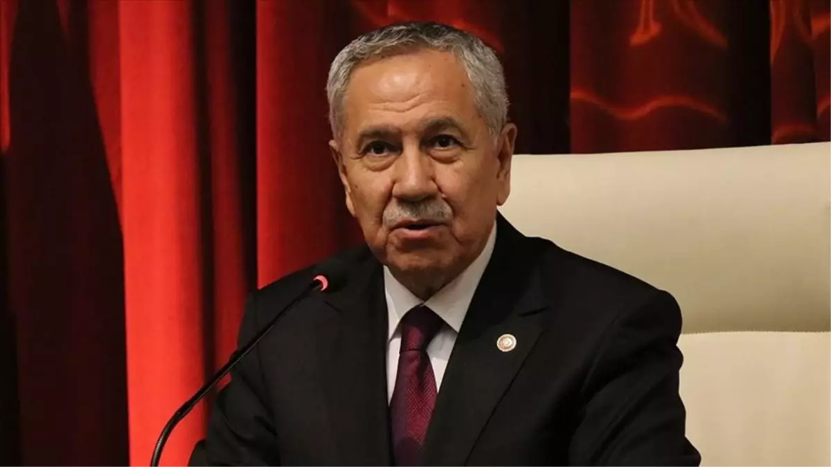 Bülent Arınç, yıllar önce yaşanan olayı anlattı: Tayyip Bey masaya yumruğu vurup "Sus ulan" demiş