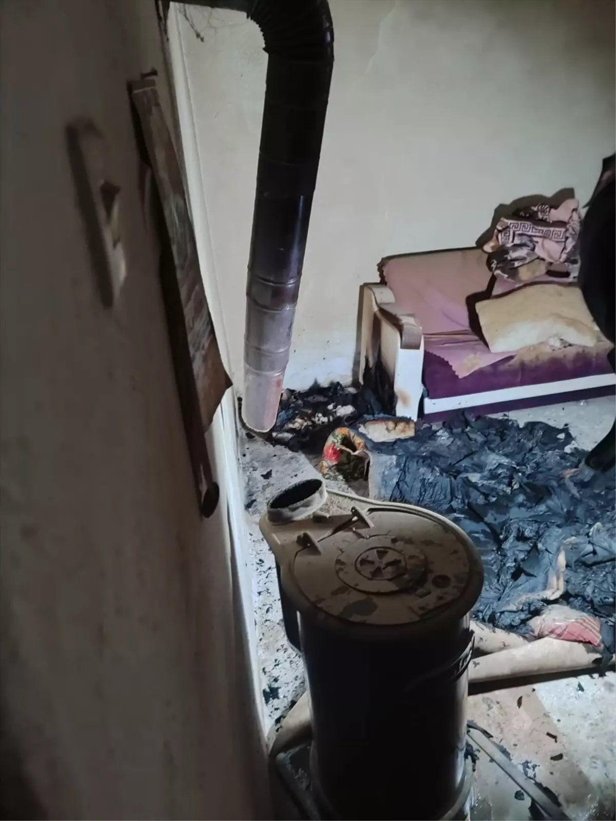Burdur'da Yatakta Yanmış Halde Bir Ceset Bulundu