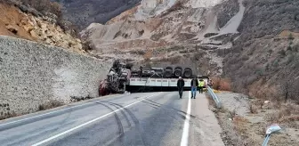 Gümüşhane'de Boru Yüklü Tır Kaza Yaptı: Sürücü Ağır Yaralı