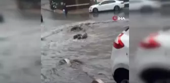 İstanbul'da Sağanak Yağış Hayatı Olumsuz Etkiledi