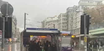 İstanbul'da Yoğun Yağış Nedeniyle Toplu Ulaşımda Aksamalar