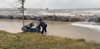 Lodosun vurduğu İstanbul'da metrelerce yükseklikte dalgalar oluştu