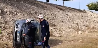 Şanlıurfa'da Otomobilin Şarampole Devrilmesi: 3 Yaralı