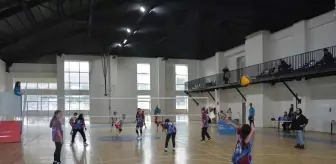 Bitlis'te Yıldız Kızlar Voleybol İl Birinciliği Düzenlendi