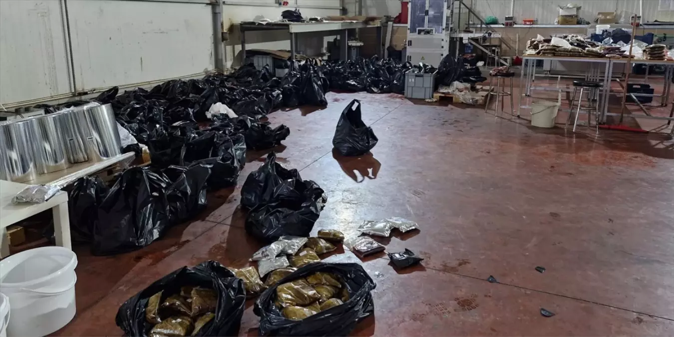 Tekirdağ'da Kaçak Nargile Tütünü Operasyonu: 3 Ton 260 Kilogram Ele Geçirildi