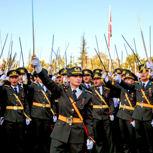 Statement from the lawyers of the lieutenants whose expulsion is requested from the TSK: The ceremony was conducted in accordance with the relevant directive