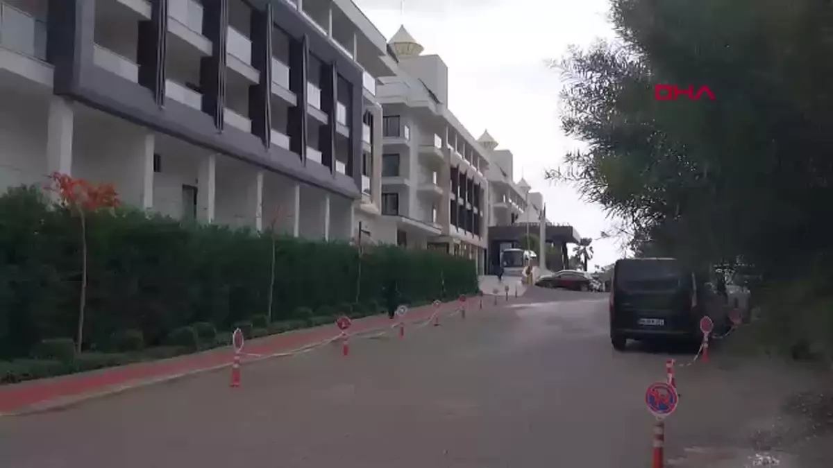 Antalya'da Sağanak Yağış Hayatı Olumsuz Etkiledi