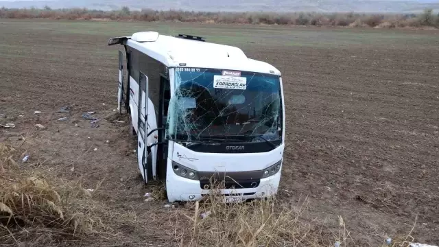 The minibus heading to a funeral in Çankırı overturned into the ditch: 29 injured