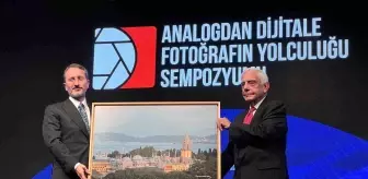 İletişim Başkanı Altun, 'İzzet Keribar Fotoğraf Sergisi' ve 'Analogdan Dijitale Fotoğrafın Yolculuğu Sempozyumu'na katıldı