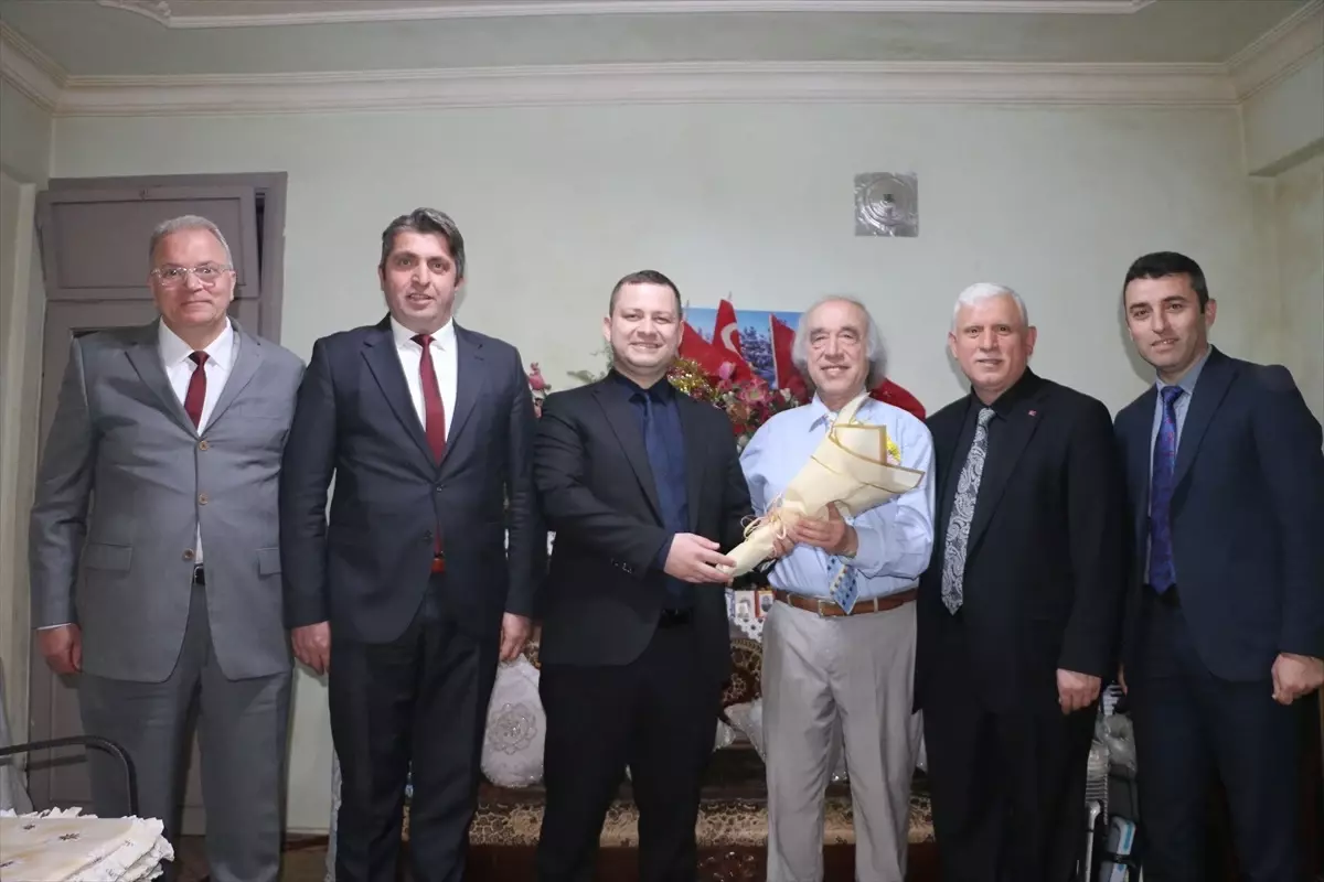 Of Kaymakamı Demirer'den Emekli Öğretmene Ziyaret