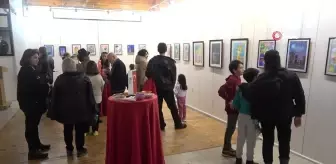 9 Yaşındaki Ressam Ada Mila Irmak'ın İkinci Sergisi Mersin'de Açıldı