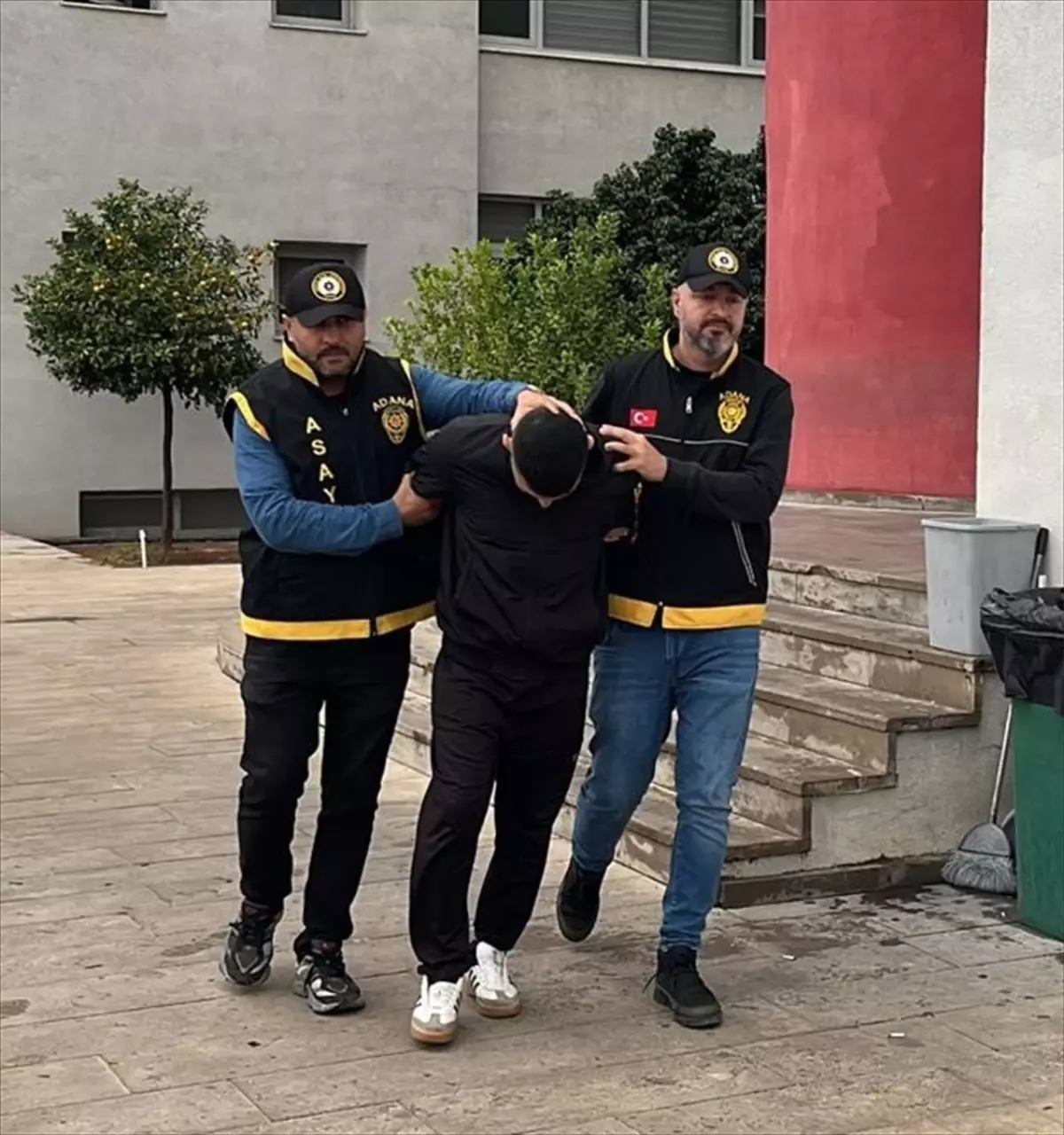 Sosyal Medyada Polise Hakaret Eden Zanlı Tutuklandı