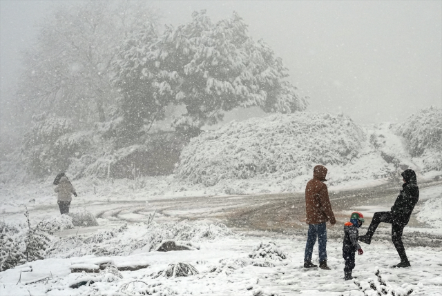 Snowfall Started in the High Areas of Istanbul