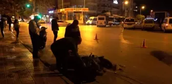 Denizli'de Otomobil ve Motosiklet Çarpıştı: Sürücü Yaralandı