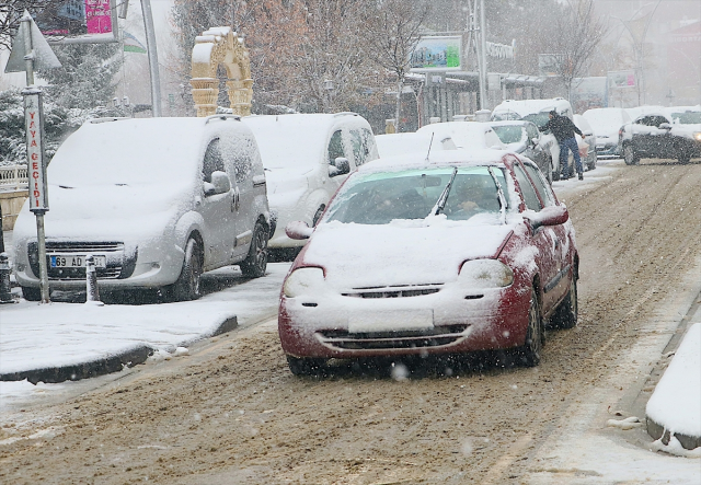 Snow obstacle to education in 4 provinces