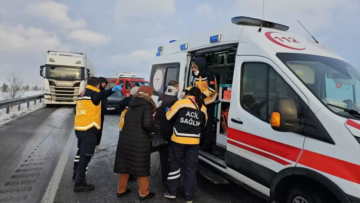 Samsun-Çorum Karayolunda Zincirleme Trafik Kazası: 10 Yaralı