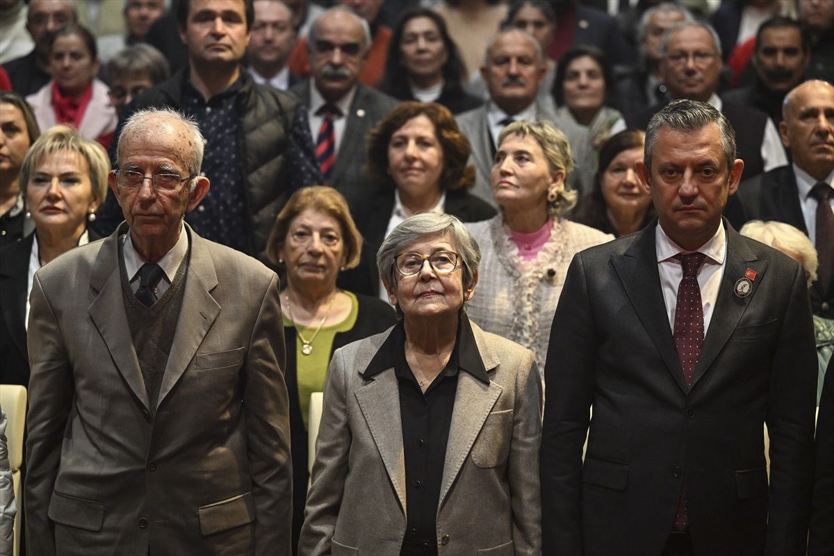 CHP Genel Başkanı Özel, 'Öğretmenler Günü Buluşması'nda konuştu Açıklaması