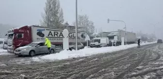 Kahramanmaraş-Kayseri Kara Yolu Kar Yağışı Nedeniyle Ulaşıma Kapandı