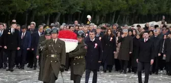 Milli Eğitim Bakanı Tekin, Öğretmenler Günü'nde Anıtkabir'i Ziyaret Etti