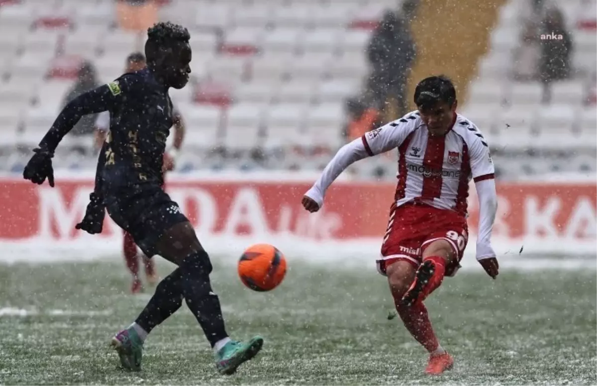 Sivasspor ve Kasımpaşa 0-0 Beraberlik ile Ayrıldı