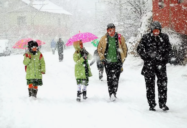 Snow obstacle to education in 34 provinces