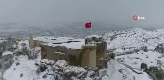 Kar Yağışı Harput'u Beyaz Gelinliğine Bürüdü