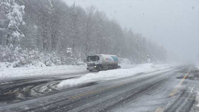 Snow thickness reached 1 meter in Bolu and Düzce