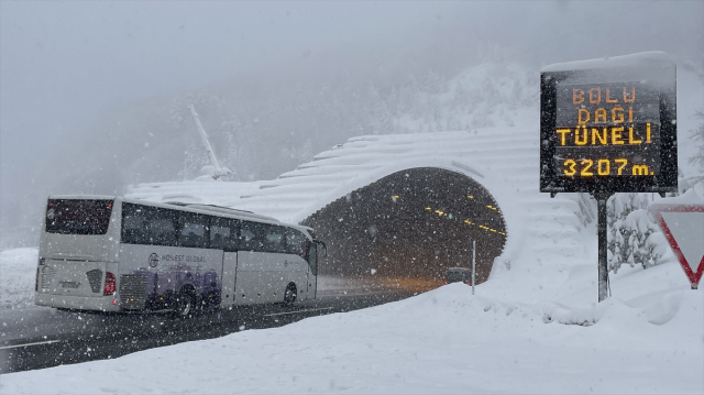 Snow thickness reached 1 meter in Bolu and Düzce