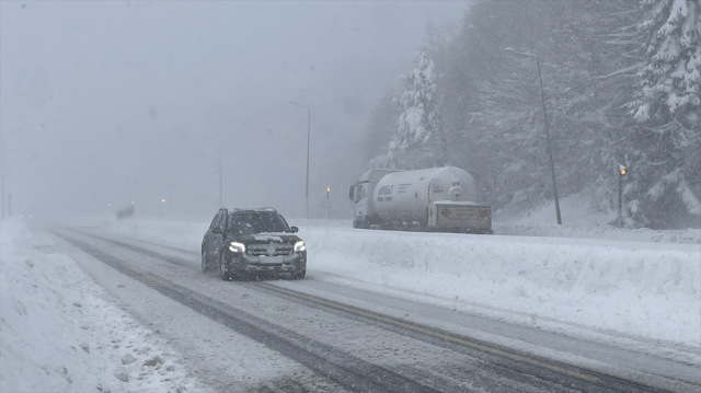 Snow thickness reached 1 meter in Bolu and Düzce