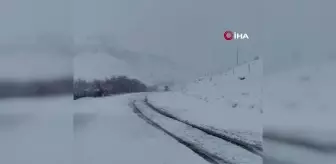 Elazığ'da Kapalı Yolların Açılması İçin Çalışmalar Devam Ediyor