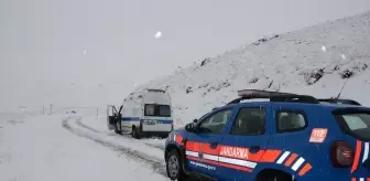 Hakkari'de Kar Yağışı Ulaşımı Olumsuz Etkiliyor