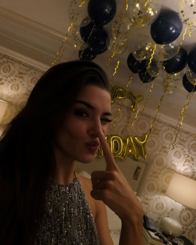 Hande Erçel celebrated her 31st birthday: Here are the photos from the birthday party