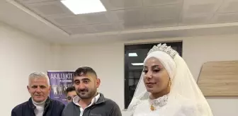 Kahramanmaraş'ta Gelin ve Damat Karla Mahsur Kaldı