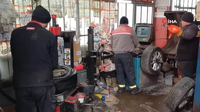 The snowfall caused a rush to tire shops