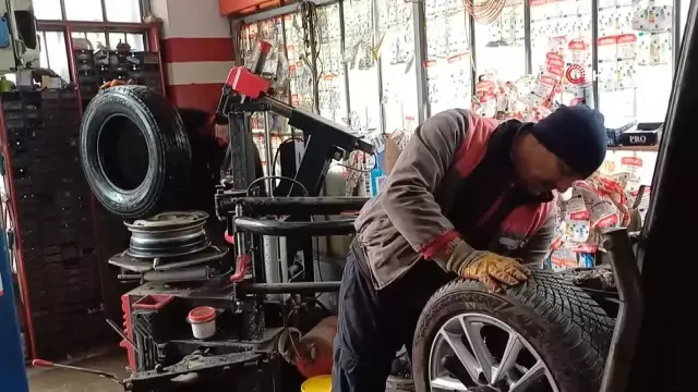 The snowfall caused a rush to tire shops